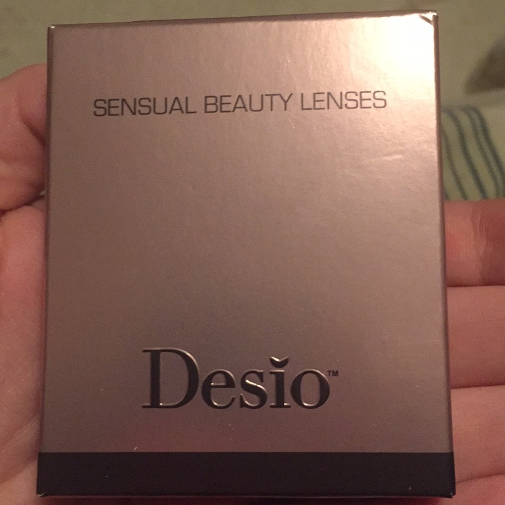 Desio Smoky Grey or Forest Green